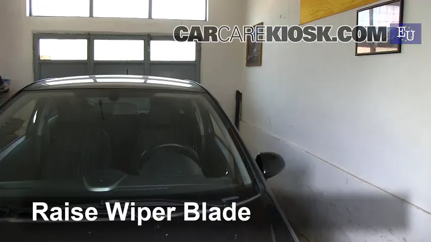 2008 Opel Corsa D 1.2L 4 Cyl. Balais essuie-glace avant Changer les balais des essuie-glace